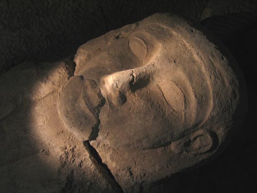 Fig. 6. Sarcófago de Oxirrinco (Egipto). Foto: Javier Uriach.