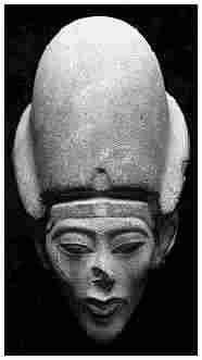 Fig. 3. Busto de Ajenatón. Colección Mansoor Amarna Corporation.