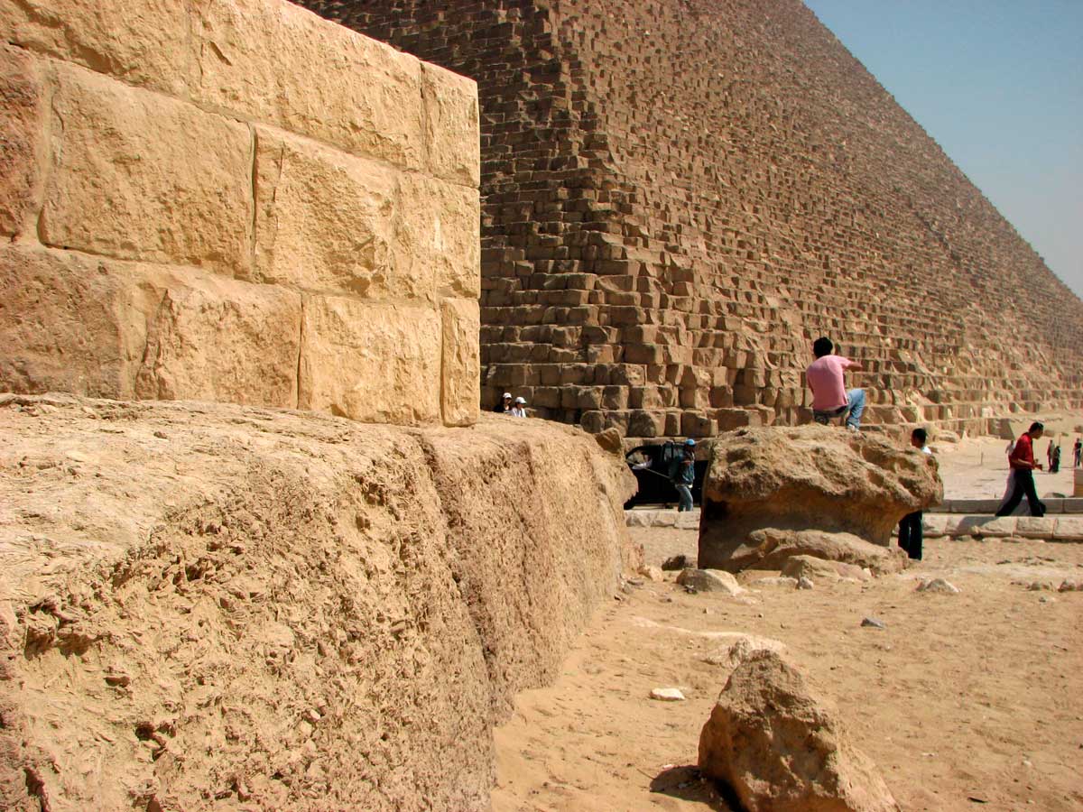 Cimientos y estructura de las pirámides de Guiza – Amigos del ...
